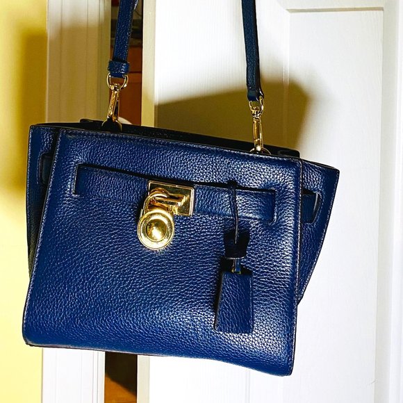 Michael Kors Crossbody Bag With Lock - Picture 1 of 5